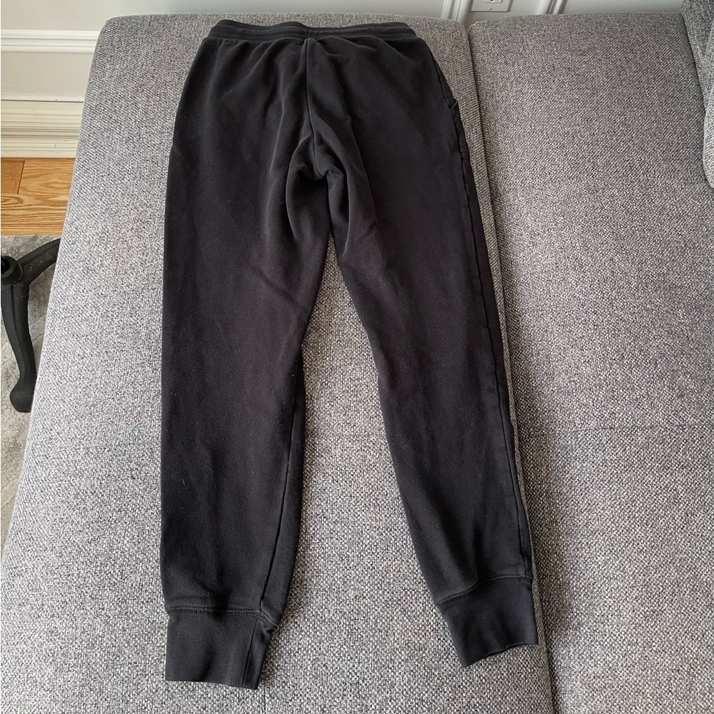 Uniqlo black sweatpants - Picture 2 of 5